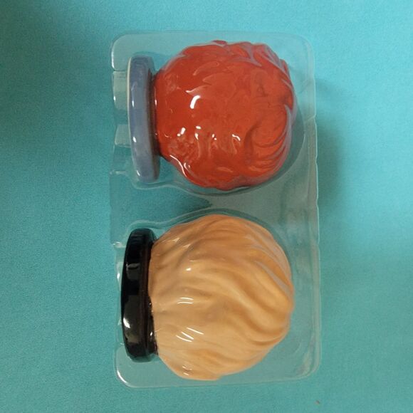 Child's Play Chucky and Tiffany Ceramic Salt and Pepper Shaker Set - Picture 2 of 9